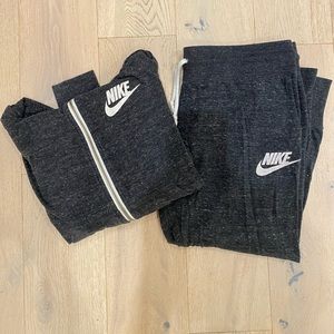 NIKE | Heathered grey sweatsuit, medium/large